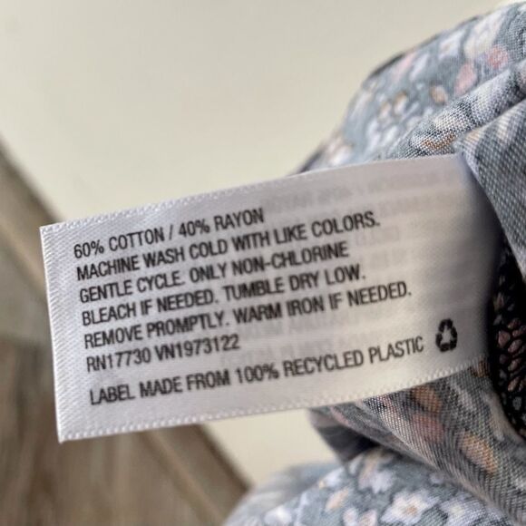 Universal Thread short sleeve button down navy floral shirt - Picture 11 of 12